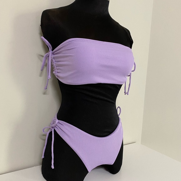 Bikini - Picture 6 of 8